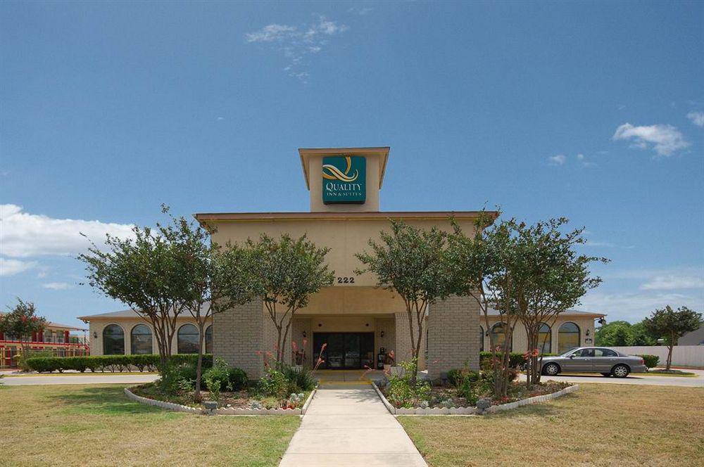 Super 8 By Wyndham San Antonio At I-10 Motel Exterior photo